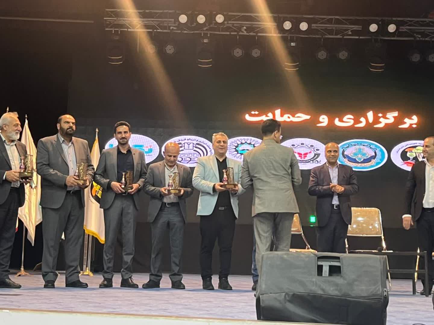 3 برگزاری همایش بزرگ مالیاتی اصناف اصفهان با حمایت 7 اتحادیه بزرگ اصفهانی