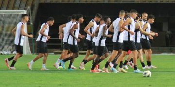 تمرین  تیم سپاهان  قبل از مسابقه با شباب الاهلی امارات